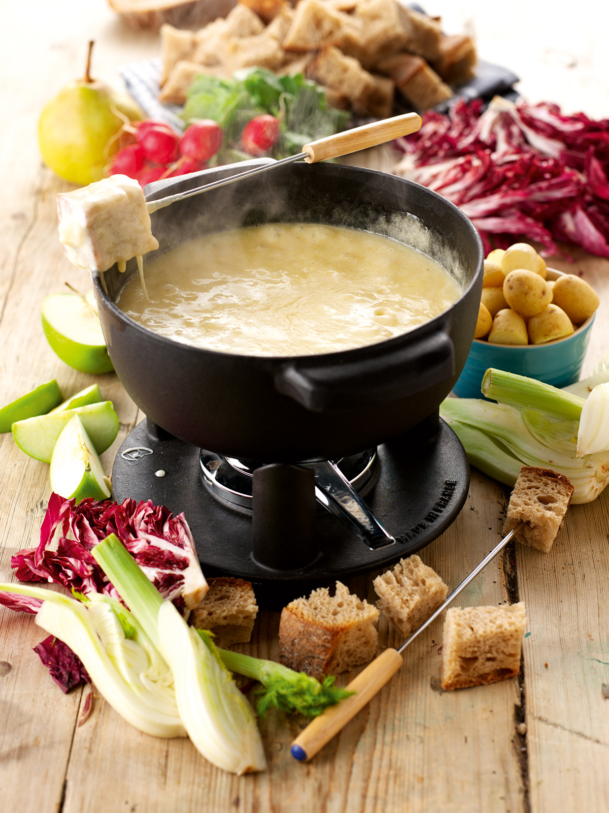 What are some easy fondue recipes?