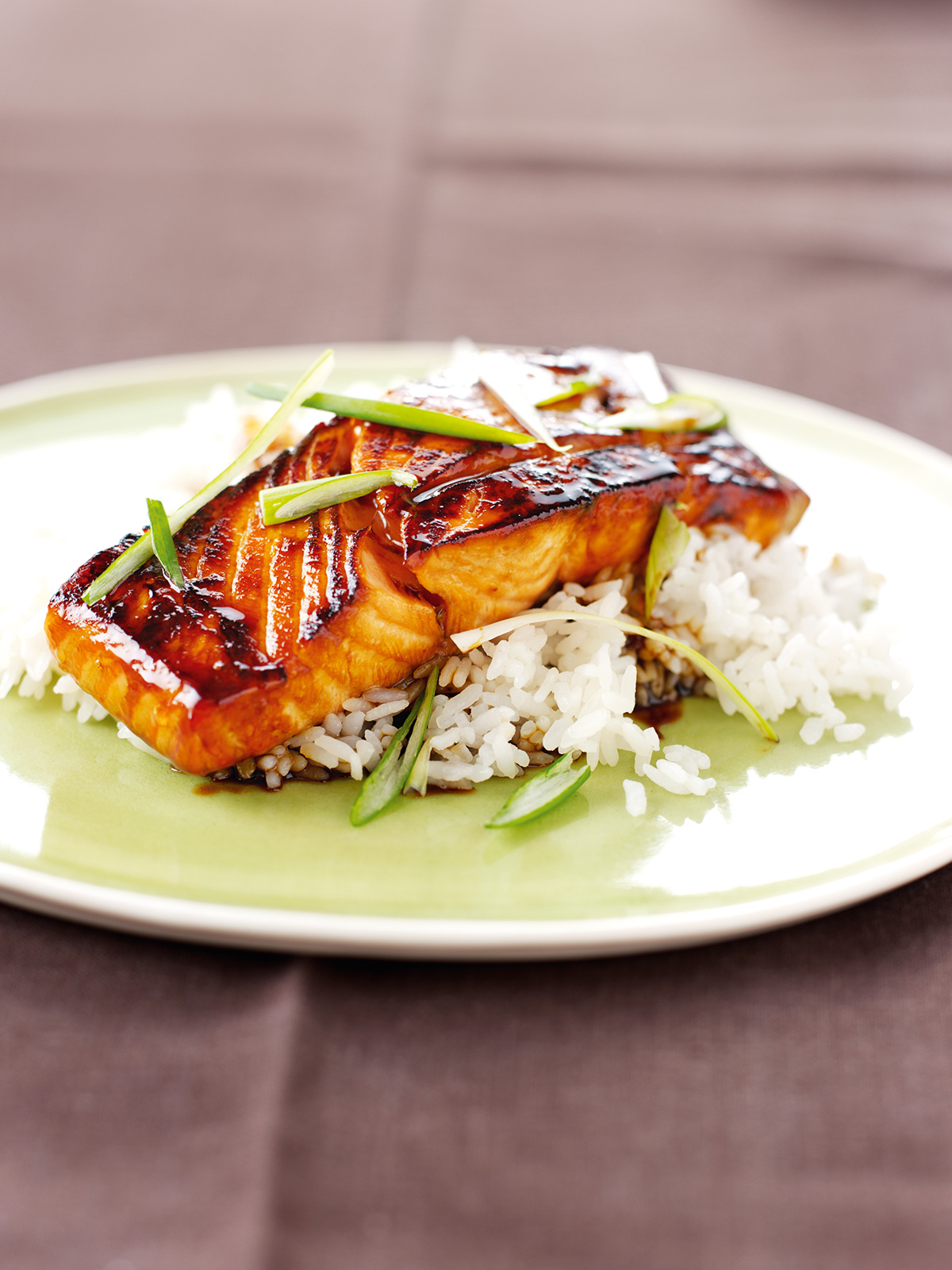 http://www.nigella.com/assets/uploads/recipes/mirin-glazed-salmon-563382bb5a06a.jpg