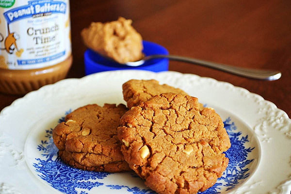Gorgeously Golden Peanut Butter Cookies