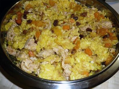 Rice Pilaf With Chicken Breasts, Raisins and Apricots