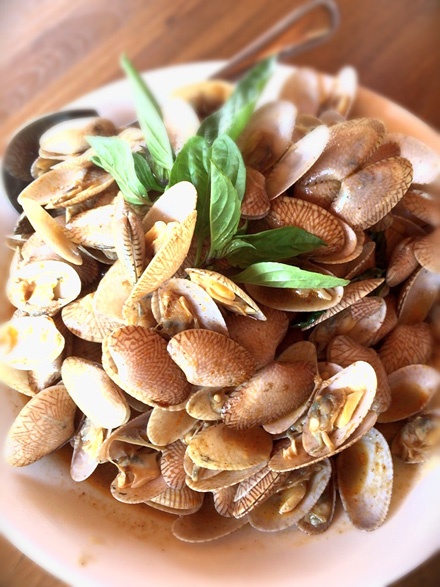 Clams with Holy Basil