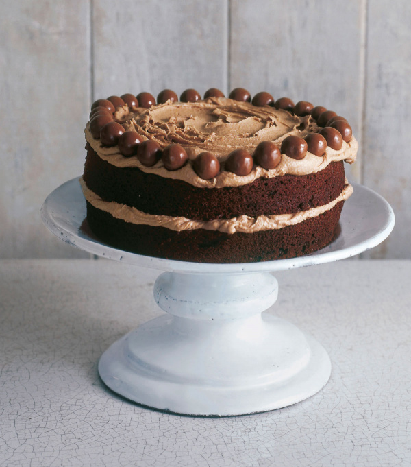 The more than occasional baker: Nigella's Honey Chocolate Cake