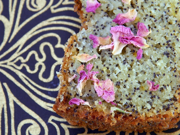 Lemon and Poppy Seed Drizzle Cake