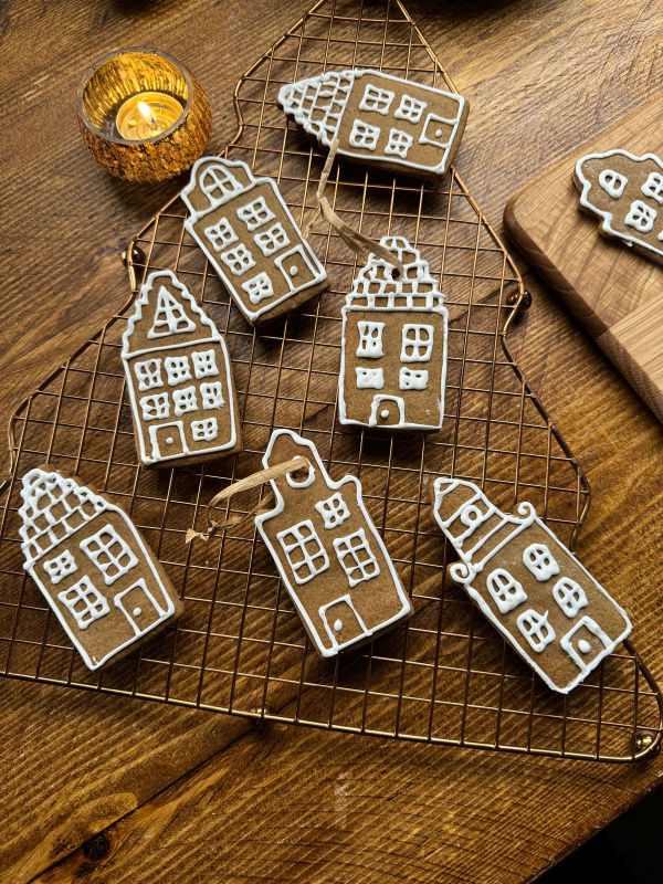 Image of Nigella's Gingerbread Houses