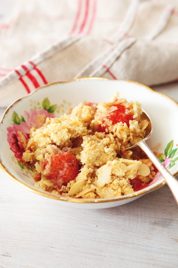 Strawberry and Almond Crumble