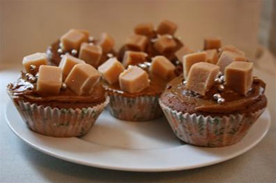 Toffee Ginger Cakes With Fudgy Icing