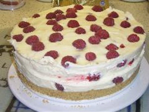 White Chocolate and Raspberry Cheesecake